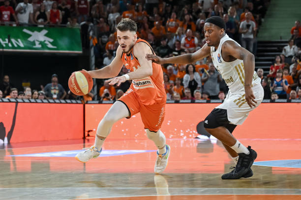 辛纳和斯维 辛纳和斯维