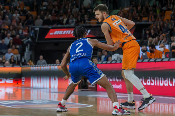 掌控比赛的 掌控比赛的